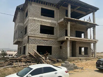 6 Bedroom Fully Detached Duplex