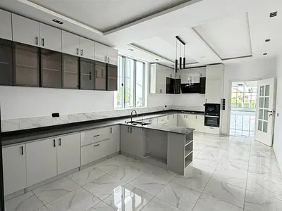 Luxury 4 Bed Fully Detached House with a BQ with Steady Light