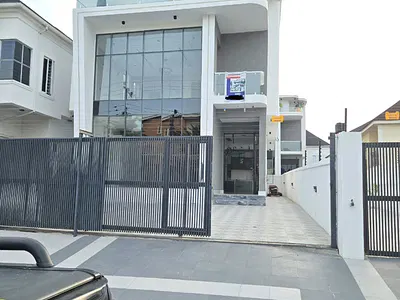 Luxury 5-Bedroom Fully Detached Duplex with Swimming Pool & BQ