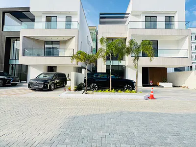 Magnificent 7-Bedroom Fully Detached Mansion + BQ +pool