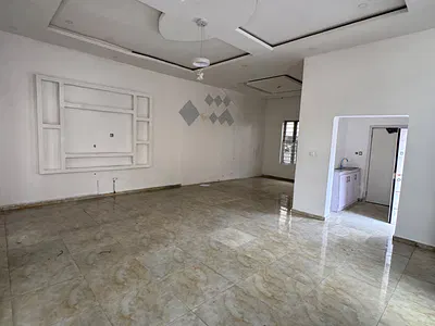 Self Contain Studio