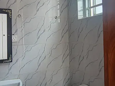 BQ Room Available