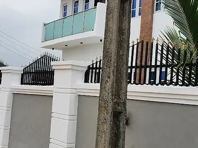 4 Bedroom Duplex with 1 Room Apartment