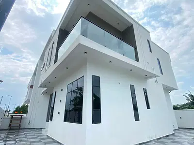 Exquisitely Finished 4 Bedroom Duplex with BQ