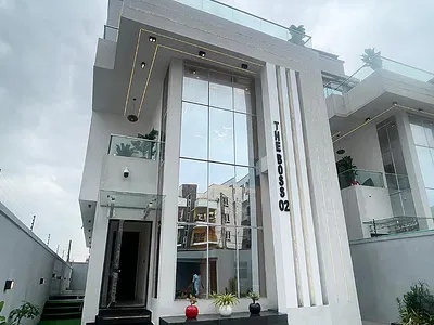 Automated 5BDR, Detached Duplex + Elevator + Gym + Cinema + Pool