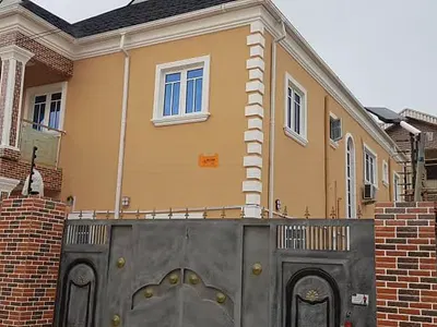 A Standard Duplex, 2 Units of 2 Bed, 3 Units of 3 Bedroom