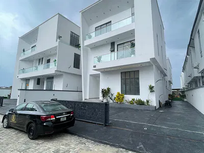 5 Bedroom Detached House