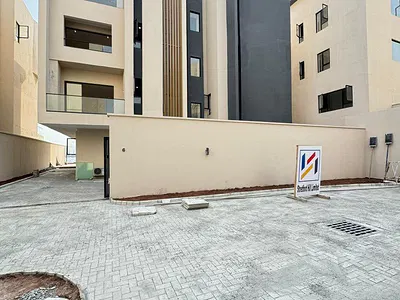 Waterfront 5 Bedroom Fully Detached Duplex with Elevator, Pool, Gym, C