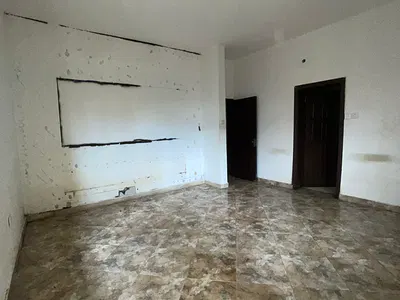 Spacious 1 Bedroom Miniflat with Personal Enclosed Kitchen
