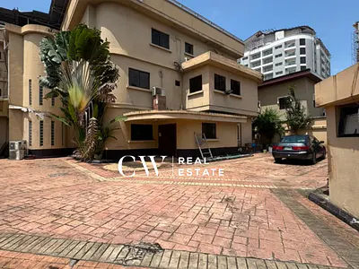 Prime Land and Detached House in VI