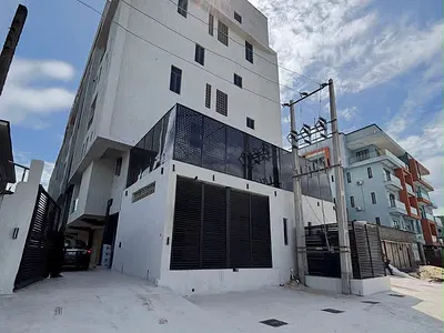 Luxury 2 Bedroom Maisonette with Elevator and Laundry Room