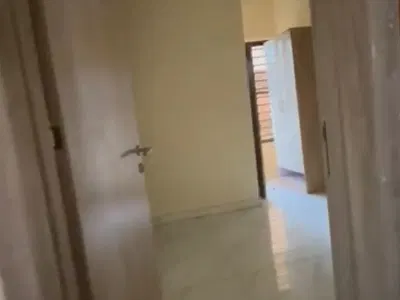 Spacious Semi Masters Room Upstairs