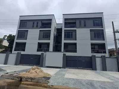 Well Finished 2 Bedroom Flat