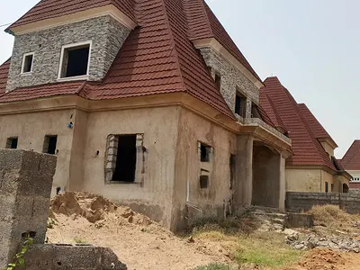 4bedroom Penthouse Carcass in Lugbe. Abuja -- Nigeria.