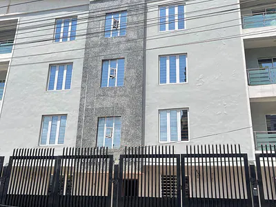 Luxury 8units of 3bedrooms Apartments with a BQ Each and Swimming Pool