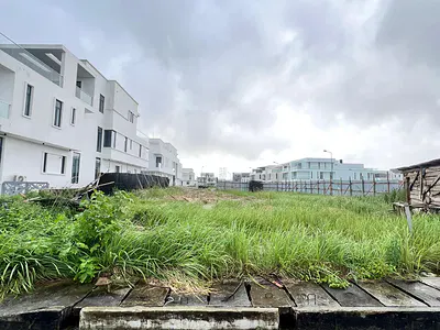 Land Measuring 830SQM in Ikate