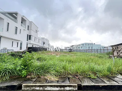 Land Measuring 830SQM in Ikate
