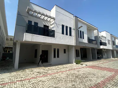 4 Bedrooms Terrace Duplex