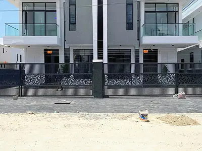 5 Bedroom Semi Detached Duplex with a BQ