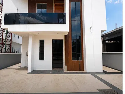 4 Bedroom Fully Detached Duplex with a BQ