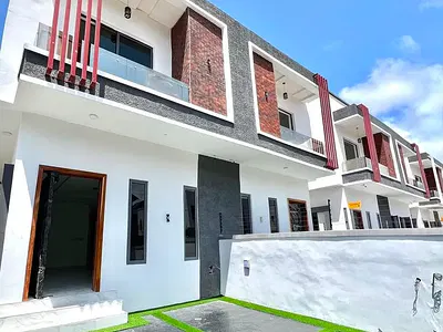 Fully Serviced 2 Bedroom Apartment Up Floor