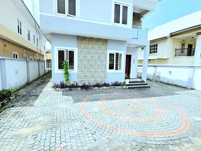 Massive 5 Bedroom Detached House