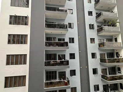 Fully Serviced 4 Bedroom Apartment with Communal Pool, Gym & Elevator