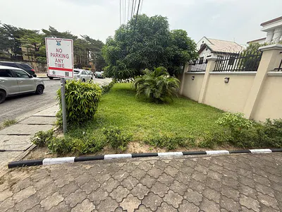 Commercial 5 Bedroom Detached Duplex + 2 Rooms Boys Quarter on 1000SQM