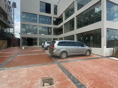 Beautiful Commercial Shop/Office Space