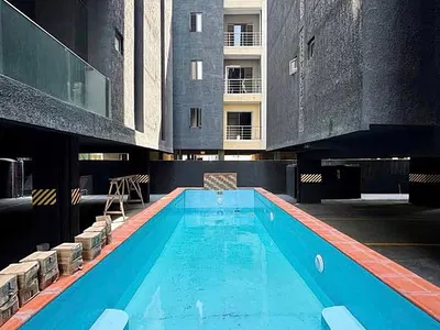 2 Bedrooms Flat