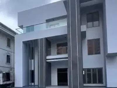Ultra-Luxury 5-Bedroom Fully Detached Duplex