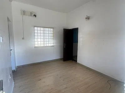 Well Maintained 1 Bedroom Apartment