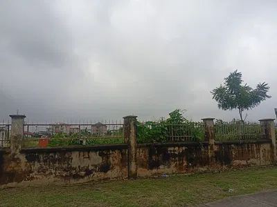 24 Plots Facing Express Way
