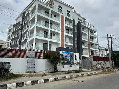 4 Bedroom Massionette with 2 Rooms BQ