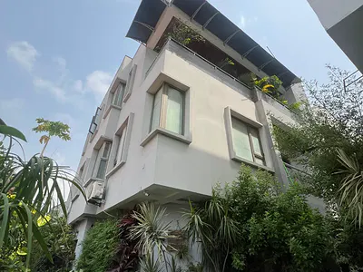Fully Detached 5 Bedroom Duplex with BQ