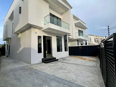 Fully Furnished Luxury 1 Bedroom Apartment️