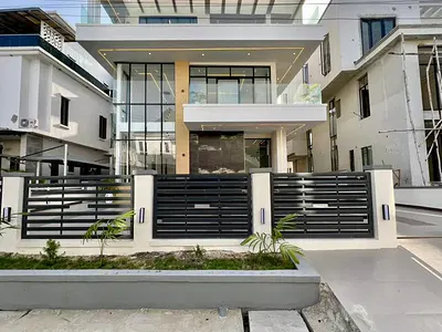 Luxury 5 Bedrooms Smart Home + Cinema, Pool & Terrace