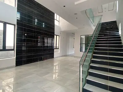 Luxury 5 Bedroom with BQ, Swimming Pool Cinema Rooftop