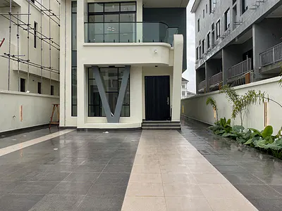 5 Bedroom Detached Duplex