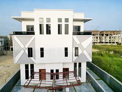 Luxury 6bedroom Detached Duplex with Cinema Pool and Gym