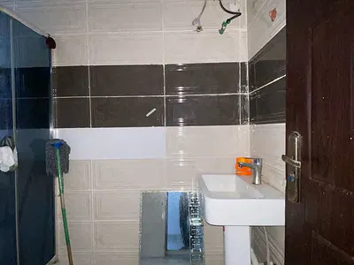Single Bedroom Apartment Upstairs with Shared Kitchen, Steady Power