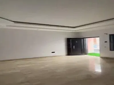 Self Serviced 3 Bedroom Flat Available