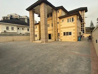 For Sale -- Furnished 16-Room Detached House at Oniru-V.i, Lagos