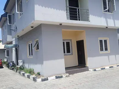 Luxury 3bedroom Flat with Fitted Kitchen