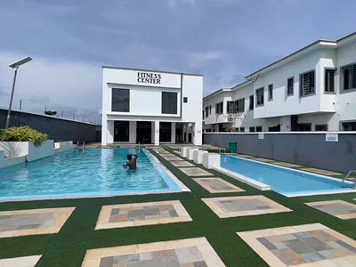 Fully Serviced 4bed with Pool, Gym, Tennis Court, Basketball Court Etc