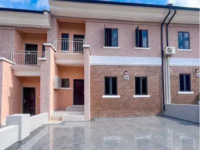 3 Bedroom S/Detached Duplex+ BQ