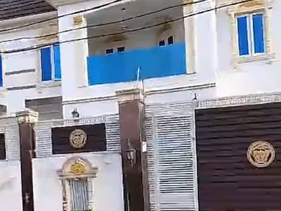 3 Tenants in a Componund, Mini-Flat with 2 Toilets