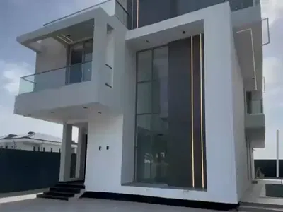 Luxury Contemporary Modern Spacious & Luxury 5bedroom Duplex