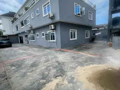 Clean 3 Bedroom Apartment