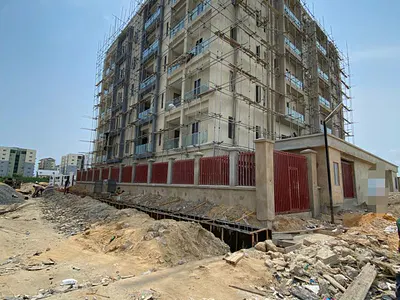Newly Built 2bedroom Apartment with a Pool and an Elevator